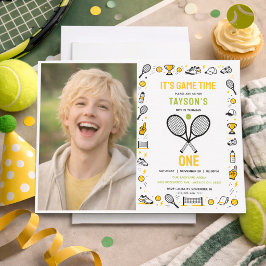 Det är Game Time Tennis 1-års födelsedagsfoto – Ro Inbjudningar