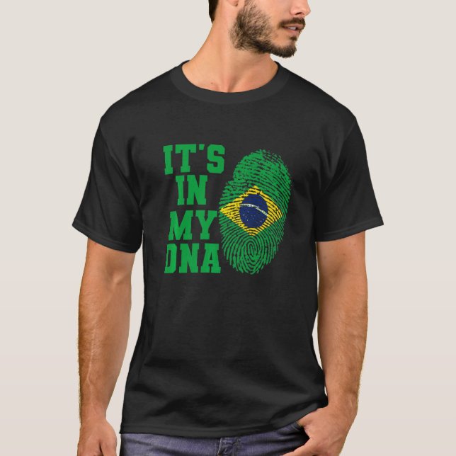 Det är i min DNA-brasilianska flagga i brasiliansk T Shirt (Framsida)
