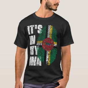 DET ÄR I MIN DNA Dominica Flagga Boy-gåva T Shirt