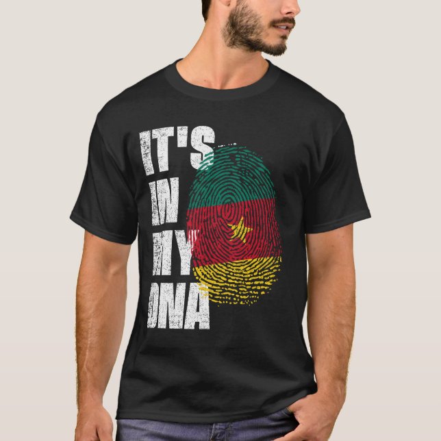 DET ÄR I MIN DNA-Flagga T Shirt (Framsida)