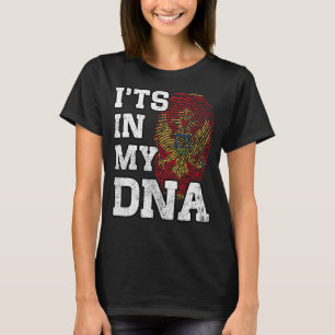 Det är i min DNA-mont från Montenegro. T Shirt