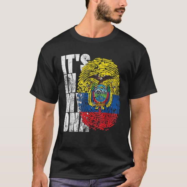 Det är i mina DNA-ecuadorianska gåvor latinamerika T Shirt (Framsida)