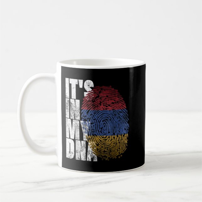 Det är i mitt DNA-armeniska teckensgåvor Pridet Ar Kaffemugg (Vänster)