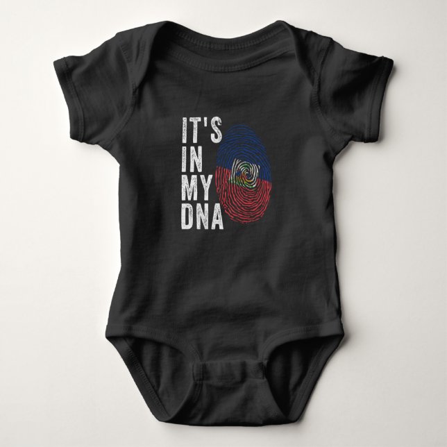 Det är i mitt DNA - Haitis Flagga T Shirt (Framsida)