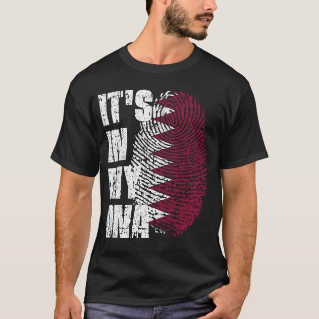 DET ÄR I MITT DNA Qatar Flagga Boy Girl Gift T Shirt (Framsida)