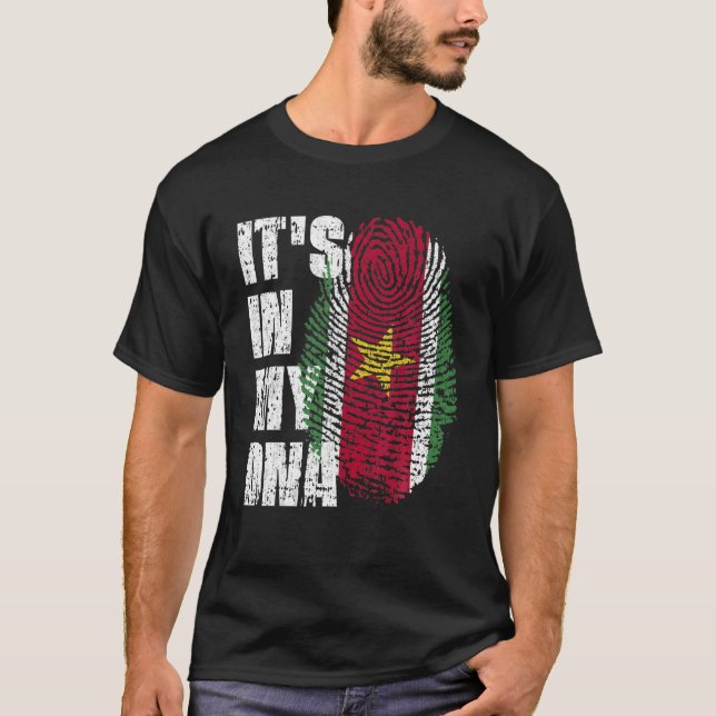 DET ÄR IN MY DNA Suriname Flagga Surinamese T Shirt (Framsida)