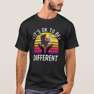 Det är ingen fara att vara annorlunda autismmedvet t shirt