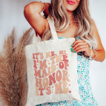Det är jag som har Maid of honor i min Personlig Tygkasse<br><div class="desc">Vi presenterar Personligen "Det är jag Hej, jag är Maid of honor" Tote Bag - perfekt blandning av stil och funktioner för ditt aktade Maid of honor. Det här trendiget och den söta rosan av persikokoraller till väskan är inte bara ett tillbehör, det är ett påstående biet som återspeglar vikten...</div>