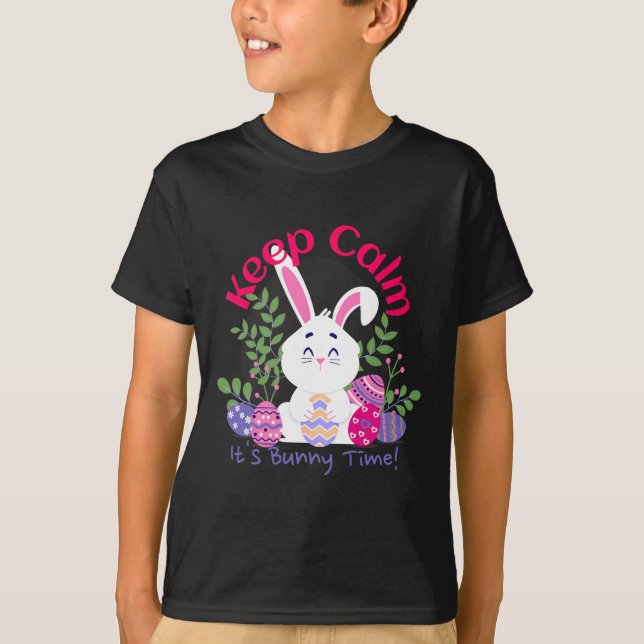 Det är kanintid Rolig påsksöndag Äggsökning Gi T Shirt (Framsida)