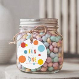 Det är kul att vara en födelsedagsfest förmånsetik gåvor etiketter