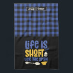 Det är lustigt att Kort Slickar spöken. Kökshandduk<br><div class="desc">Lustigt och coola kökshandduk för att göra matlagning mer roligt. Personlig för familj och vänner som kärlek lagar mat,  bakar och provar nya recept i köket. Anpassa ordalydelsen så att den passar din tillfälle. Du kan ändra teckensnittstypen,  teckensnittet färg och teckensnittet storlekt genom att använda Verktyg i Design.</div>