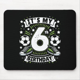 Det är min 6-årsdag 6 år gammal pojke fotboll föde musmatta