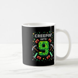 Det är min 9-års födelsedag Pojkspelar sniker sig Kaffemugg