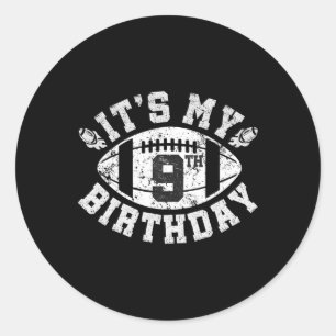 Det är min 9-årsdag Pojke 9 år gammal fotbollsspel Runt Klistermärke