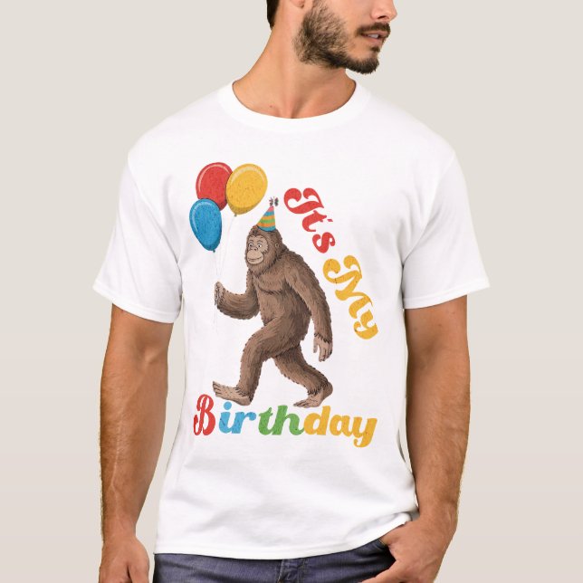 Det är min födelsedag Bigfoot Sasquatch Party T Shirt (Framsida)
