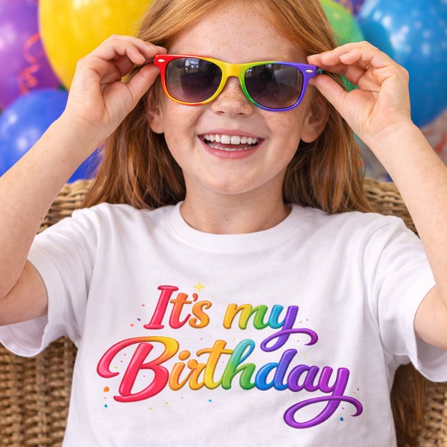 Det är min födelsedag multi-färgade regnbåge T-Shi T Shirt (Skapare uppladdad)