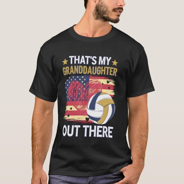 Det är min sondotter där ute mormor morfar  t shirt (Framsida)