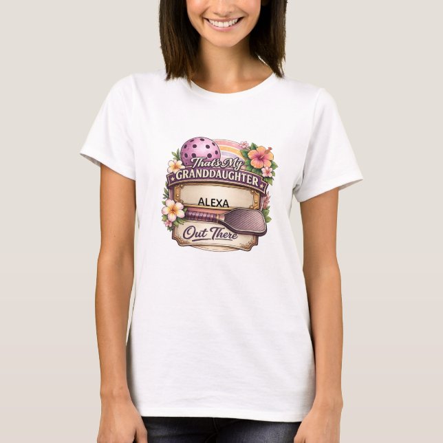 Det är min sondotter där ute Pickleball-presenter T Shirt (Framsida)