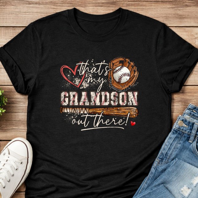 Det är min sonson därute Basebollfarmor T Shirt (Skapare uppladdad)