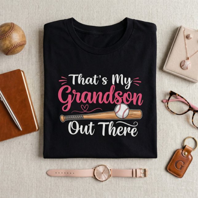 Det är min sonson därute som spelar baseboll t shirt (Thats My Grandson Out There)