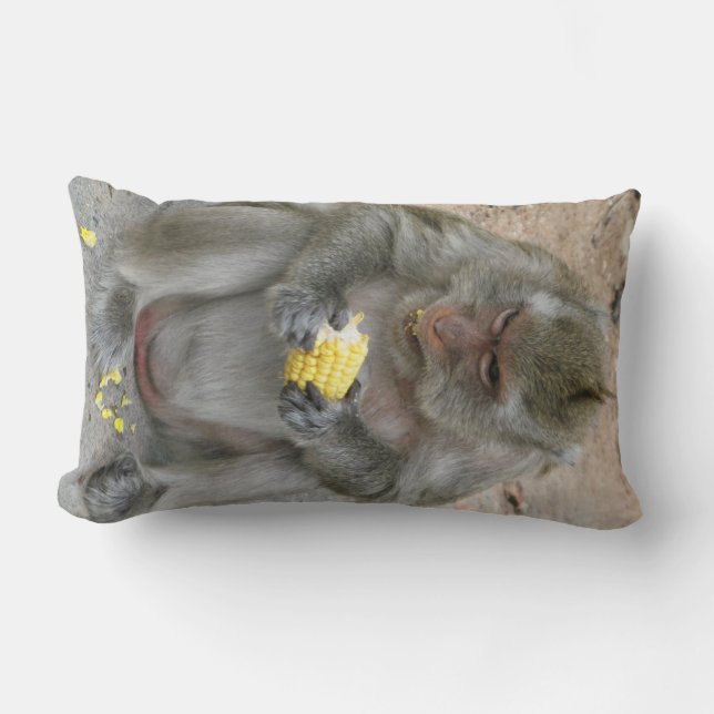 Det är min! .. Vild Thai Macaque Monkey Lumbarkudde (Framsida)