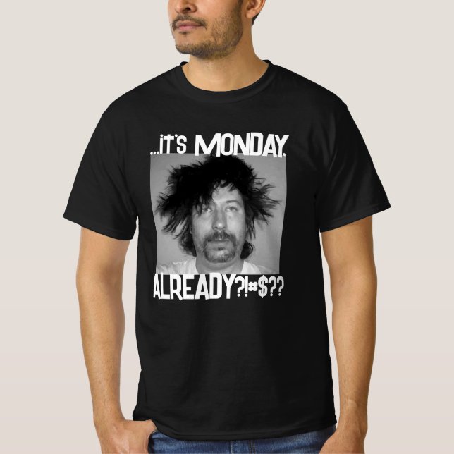 Det är MONDAY Black T Shirt (Framsida)