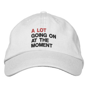 Det är mycket som pågår vid den nutida ljuva konse broderad keps
