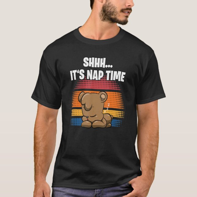 Det är Nap Time Sömnig Bear T Shirt (Framsida)