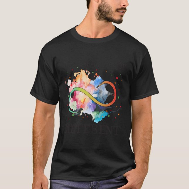 Det är okej att vara annorlunda t shirt (Framsida)