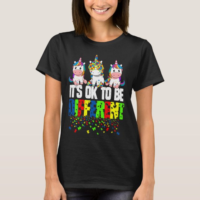Det är okej att vara annorlunda. t shirt (Framsida)