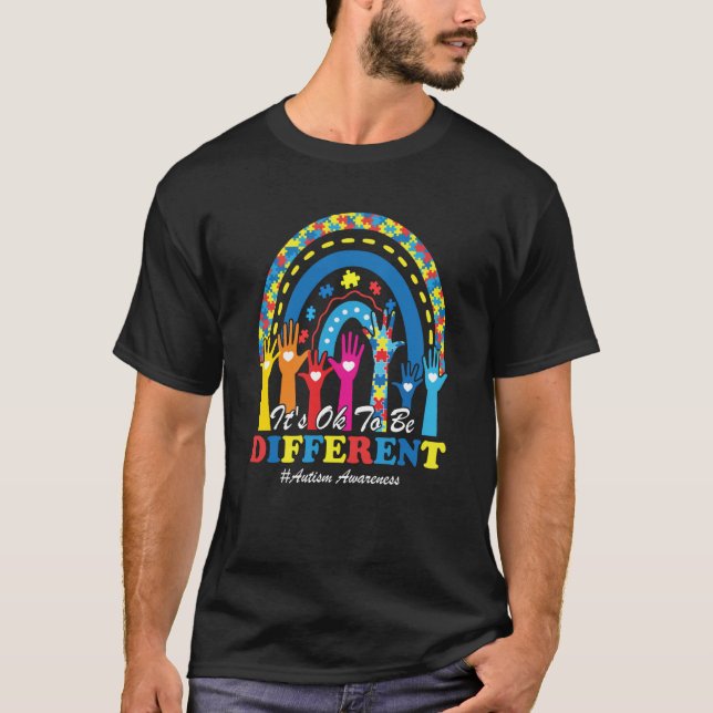 Det är okej att vara en annan autismmedvetenhet. t shirt (Framsida)