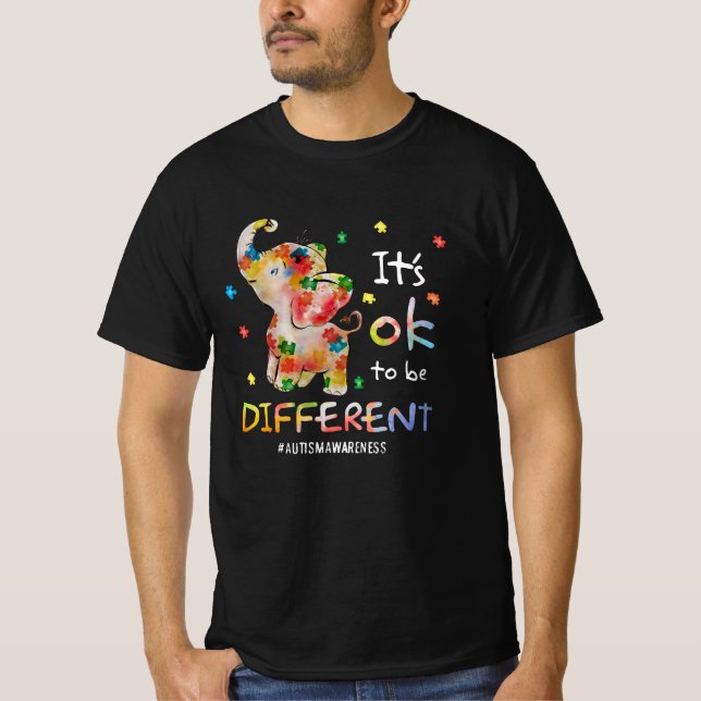 Det är okej att vara Olika Autism Awareness Elephe T Shirt (Framsida)