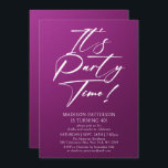 Det är Party-tid, 40:e födelsedag Party enkel Eleg Inbjudningar<br><div class="desc">Det är Party Time 40:e fyrtionde Födelsedagsfesten Simple Elegant Call Inbjudan har en minimalistisk utformning med texten "It's Party Time!" i modern,  vit calligraphy-skripttypografi och personlig nedan med din anpassningsbar på en lila bakgrund. Du kan ändra det redigerbara teckensnittet stil och färg. Designad av © Evco Studio www.zazzle.com/store/evcostudio</div>