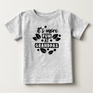 Det är roligare på farfars t-shirt