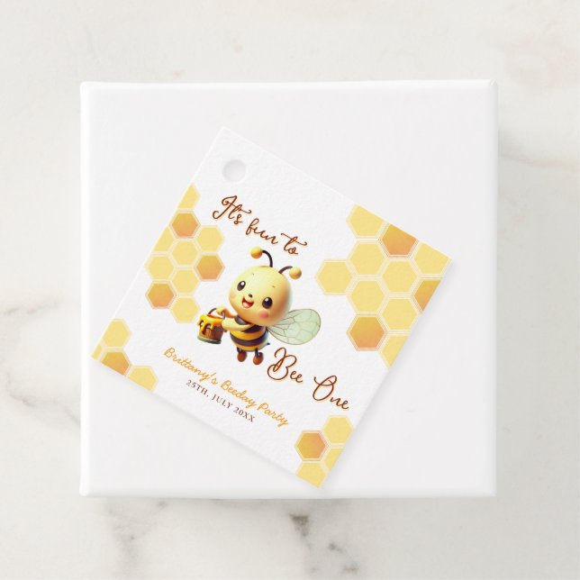 Det är Roligt att vara en honungsbifödelsedag Gåvor Etiketter (På plats)