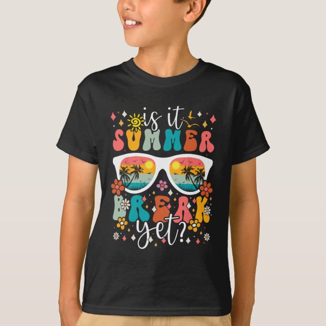 Det är sommaruppehållet, men Retro Groovy Lycklig  T Shirt (Framsida)