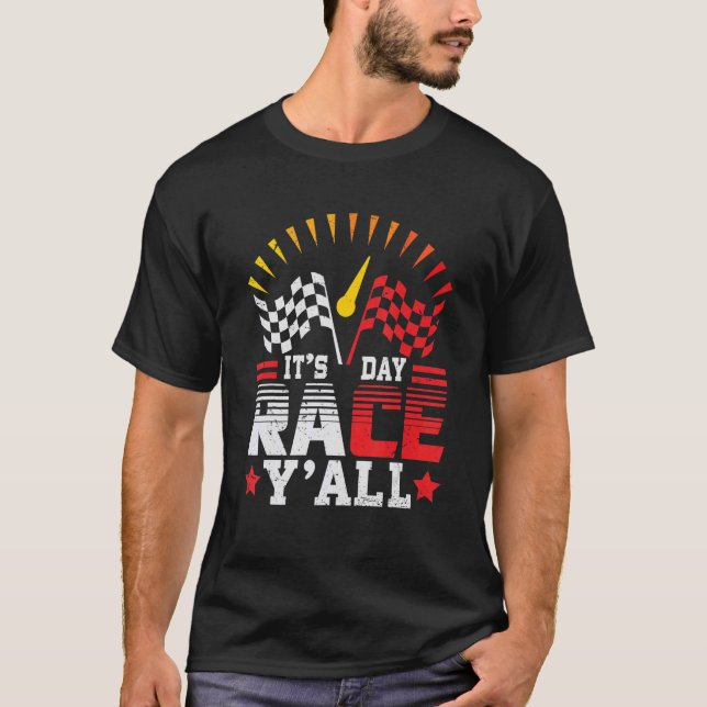 Det är Tävling Dag Y'all Checkered Flagga Car for  T Shirt (Framsida)