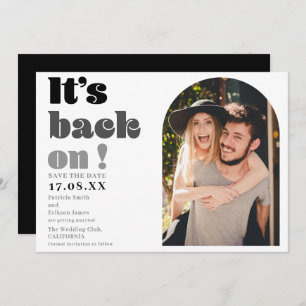 Det är tillbaka på svart skriptfoto, spara datumet