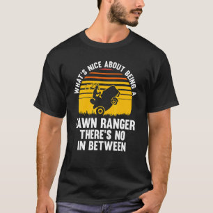 Det är trevligt att vara en gräsmatta för gräsmatt t shirt