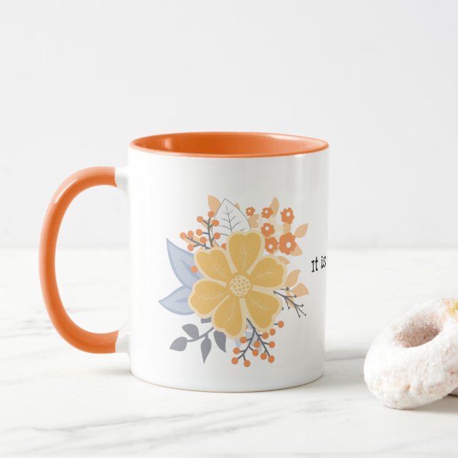 Det är vad det är. Orange Grått Flowers Mugg (Med munk)