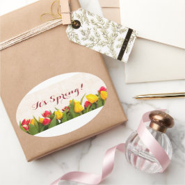 Det är Vår-färgade tulpaner Ovalt Klistermärke