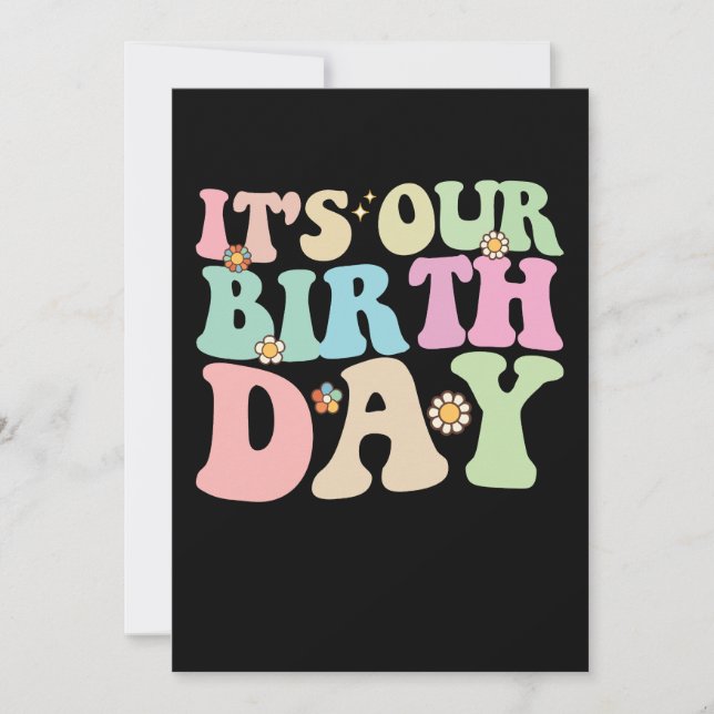 Det är vår Twillingar på födelsedagen Groovy Retro Inbjudningar (Framsida)