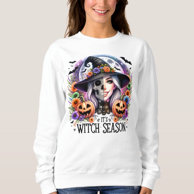 Det är Witch Season Halloween Sweatshirt T Shirt (Framsida)