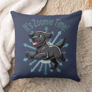 Det är Zoomie-tid Svart Labrador Kudde