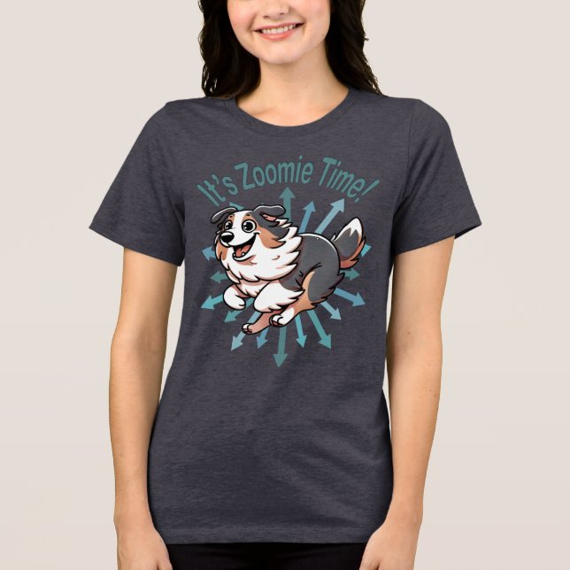 Det är Zoomie Time Australian shepherd T Shirt (Framsida)