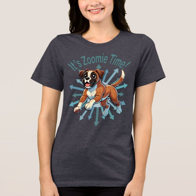 Det är Zoomie Time Boxer T Shirt (Framsida)