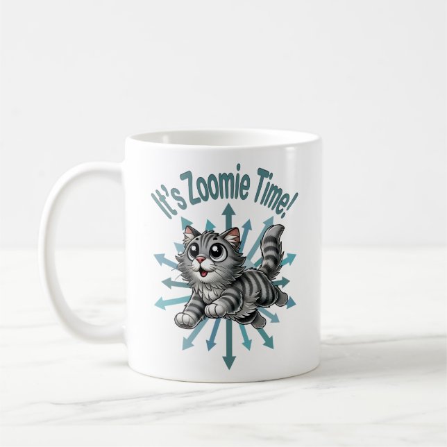 Det är Zoomie Time Grått Tabby katt Kaffemugg (Vänster)