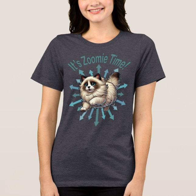 Det är Zoomie Time Ragdoll Cat T Shirt (Framsida)
