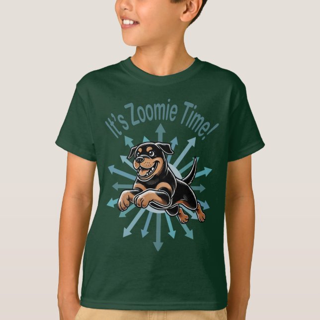 Det är Zoomie Time Rottweiler T Shirt (Framsida)