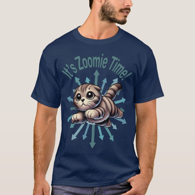 Det är Zoomie Time Scottish Fold Cat T Shirt (Framsida)